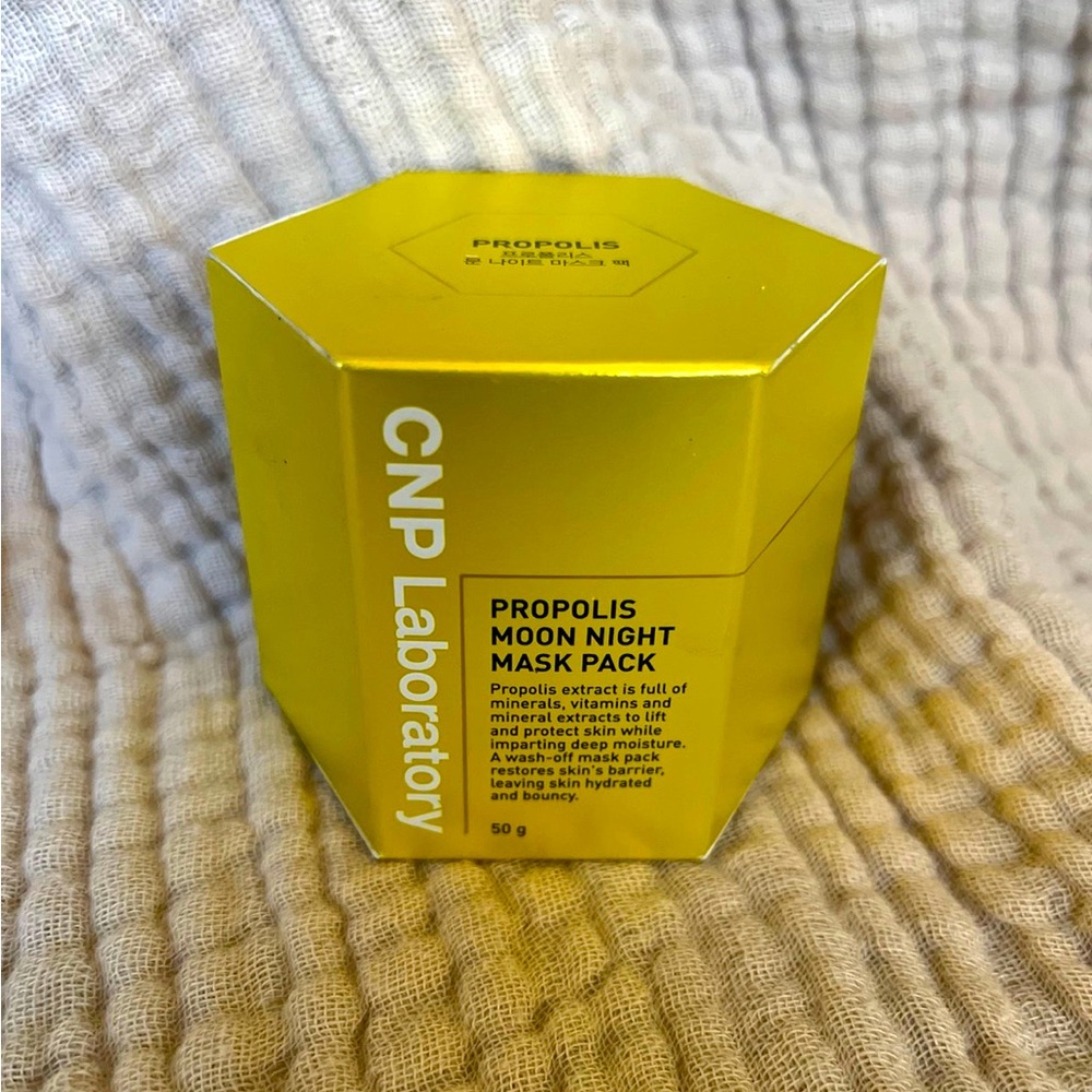 CNP Laboratory Propolis Moon Night Mask Pack